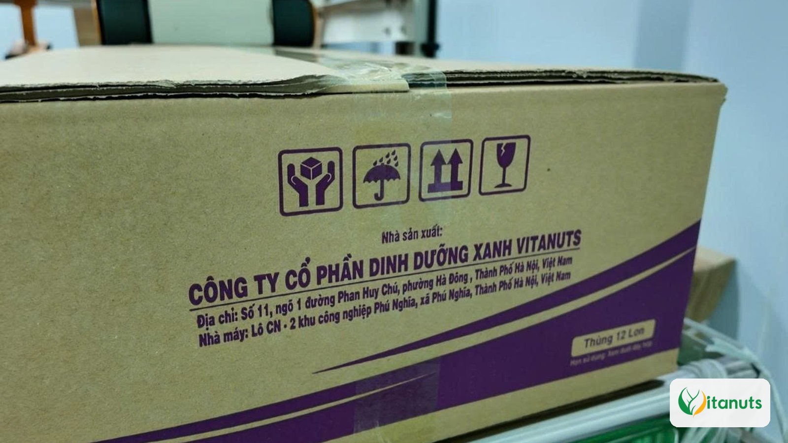 Thùng carton thành phẩm in tên Công ty Cổ phần Dinh dưỡng Xanh Vitanuts